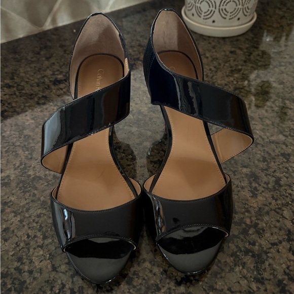 Calvin Klein Laine patent leather open toe pumps Size 9 - Picture 8 of 9